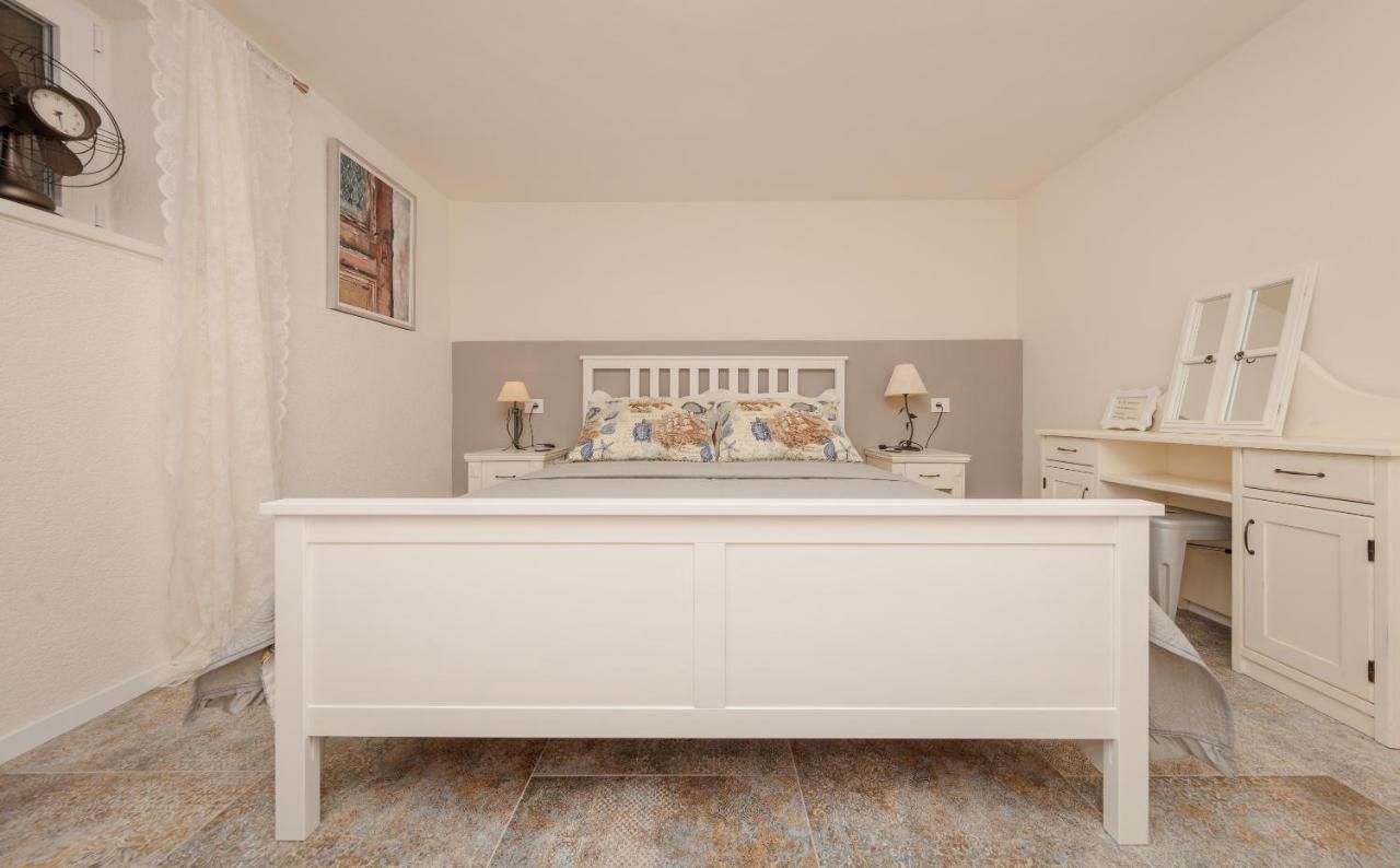 Casa Mia - Apartman Zara メドゥリン エクステリア 写真