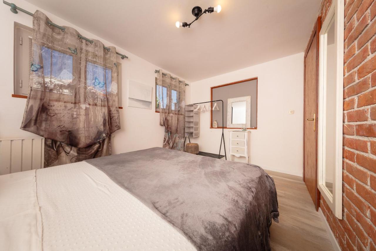 Casa Mia - Apartman Zara メドゥリン エクステリア 写真