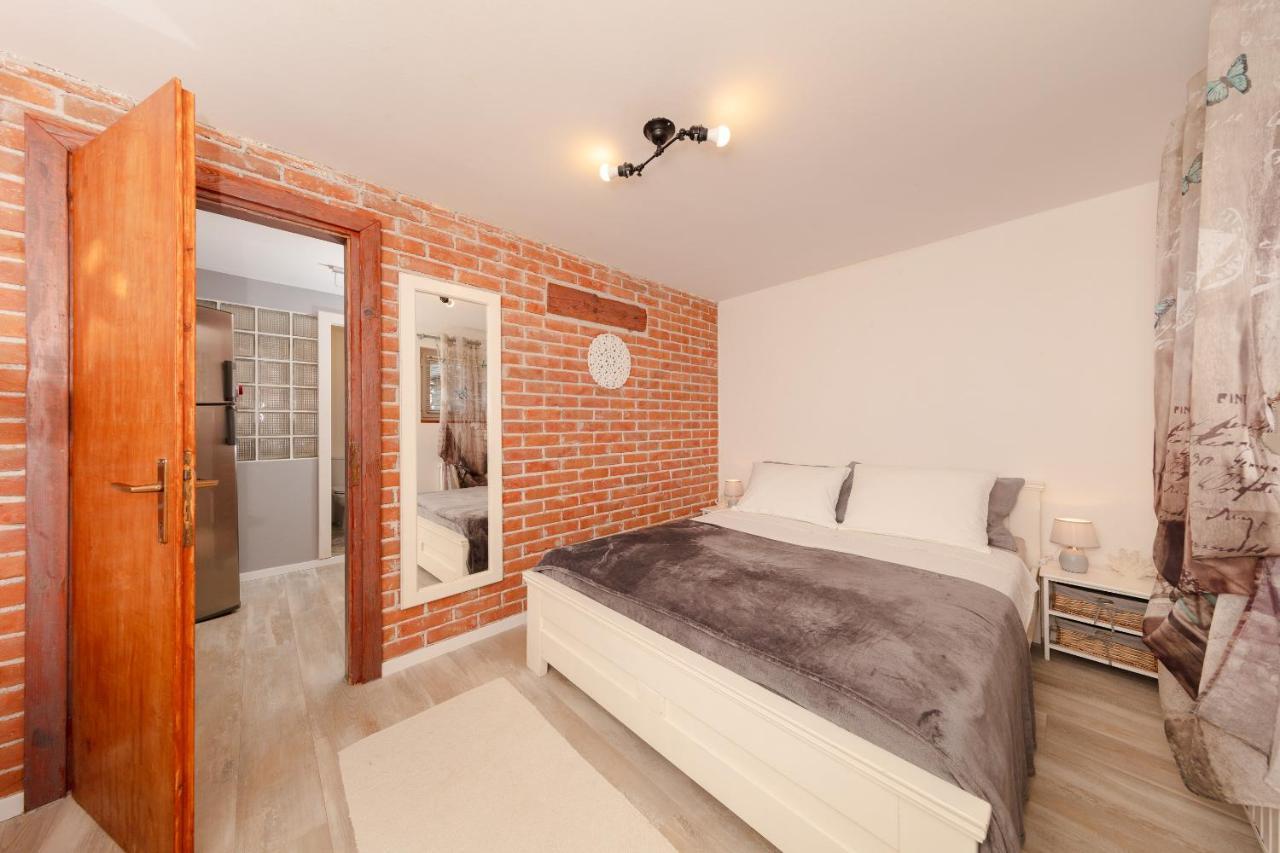 Casa Mia - Apartman Zara メドゥリン エクステリア 写真